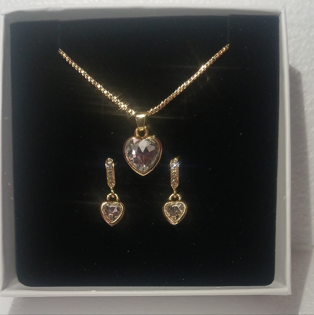 Gold Heart Pendant Necklace and Earrings Set